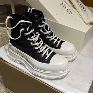Alexander McQueen Tread Slick boots / sneakers